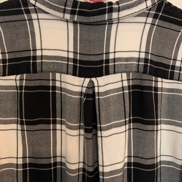 Like New! Calvin Klein Black/White Plaid Button Down Collared Long Sleeve Shirt - Picture 6 of 6